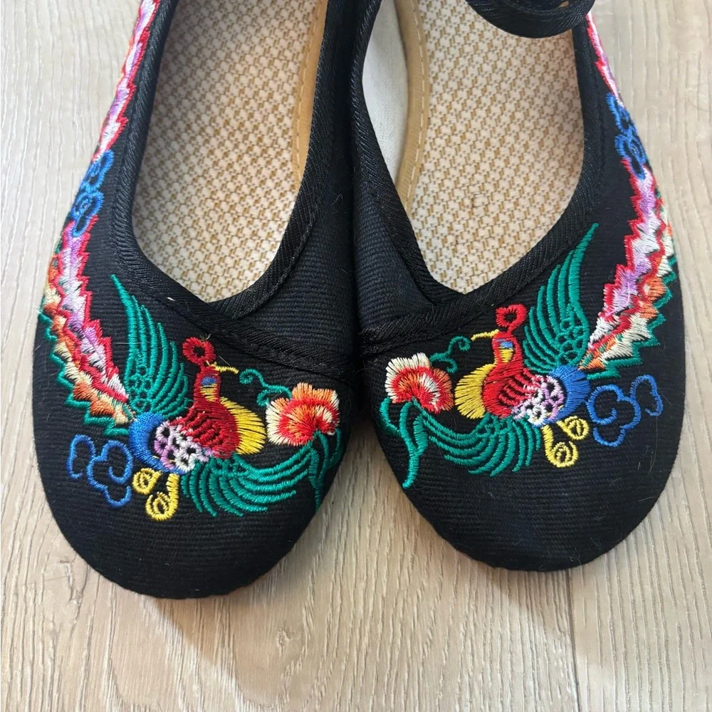 N/A comfortable black